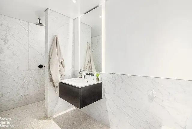 $2,690,000 | 16 West 40th Street, Unit 19C | Bryant Park