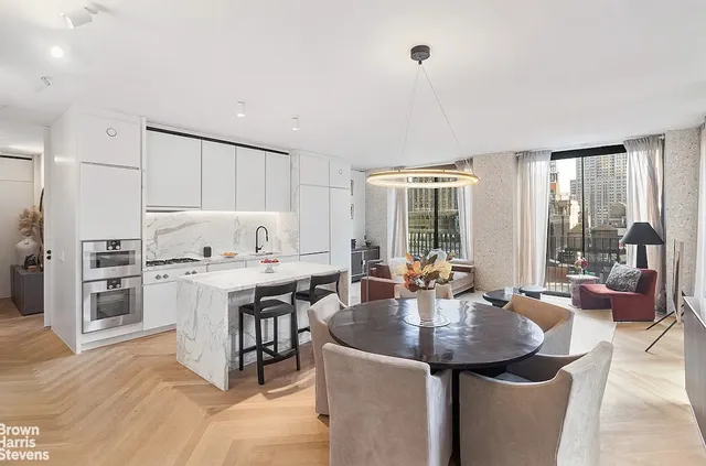 $2,690,000 | 16 West 40th Street, Unit 19C | Bryant Park