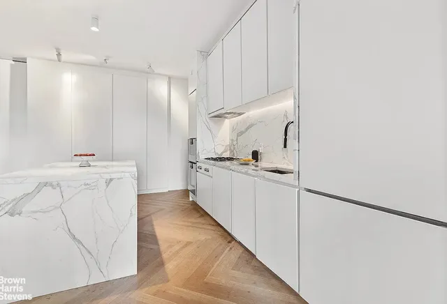 $2,690,000 | 16 West 40th Street, Unit 19C | Bryant Park