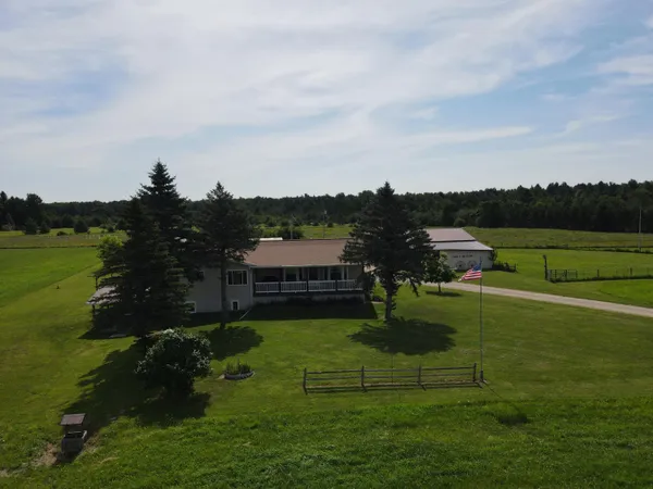 $480,000 | 2812 Shoreline Drive, Lupton, MI 48635