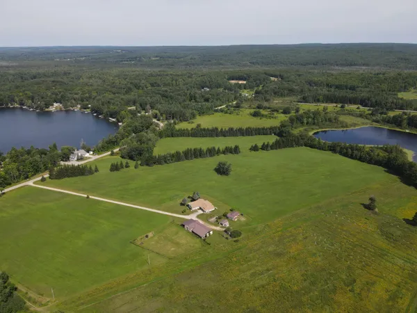 $480,000 | 2812 Shoreline Drive, Lupton, MI 48635