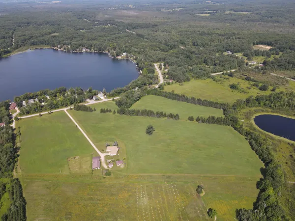 $480,000 | 2812 Shoreline Drive, Lupton, MI 48635