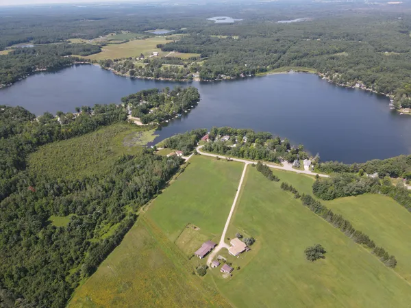 $480,000 | 2812 Shoreline Drive, Lupton, MI 48635