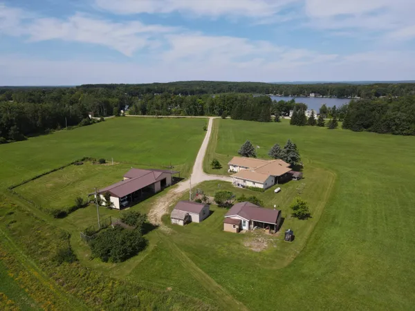 $480,000 | 2812 Shoreline Drive, Lupton, MI 48635