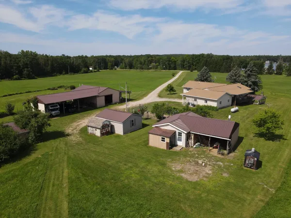 $480,000 | 2812 Shoreline Drive, Lupton, MI 48635