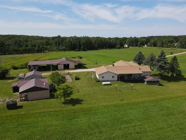 $480,000 | 2812 Shoreline Drive, Lupton, MI 48635