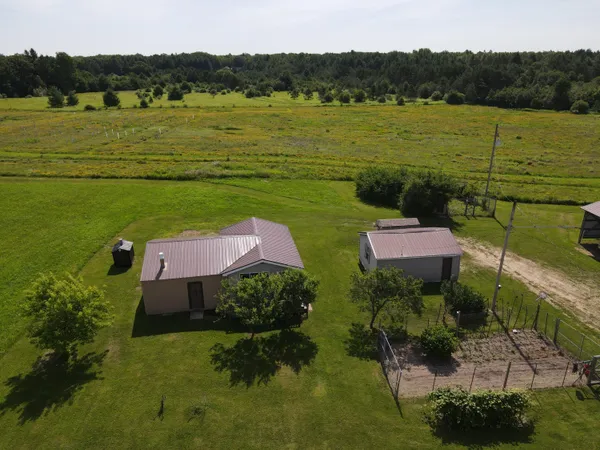 $480,000 | 2812 Shoreline Drive, Lupton, MI 48635