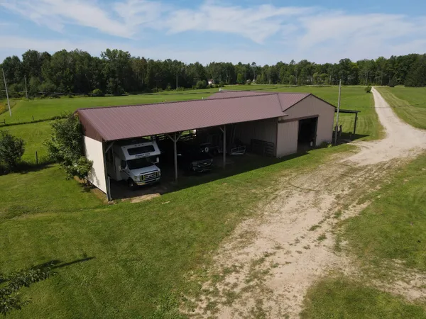 $480,000 | 2812 Shoreline Drive, Lupton, MI 48635