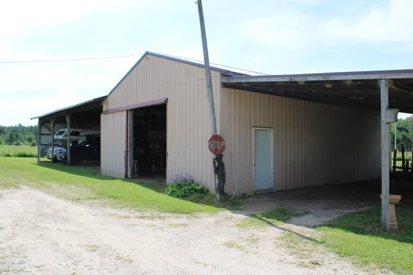 $480,000 | 2812 Shoreline Drive, Lupton, MI 48635