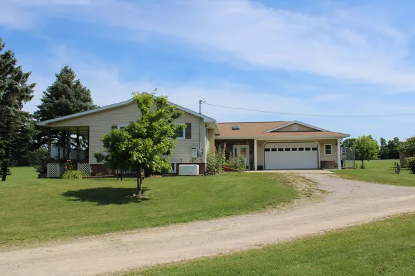$480,000 | 2812 Shoreline Drive, Lupton, MI 48635