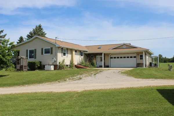 $480,000 | 2812 Shoreline Drive, Lupton, MI 48635