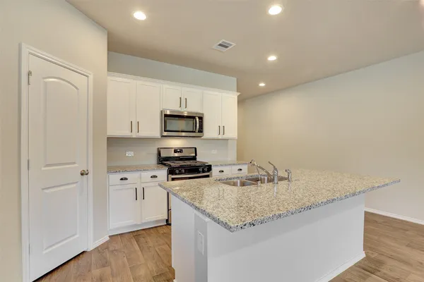 $395,000 | 13845 Rock Island Trail, Conroe, TX 77384