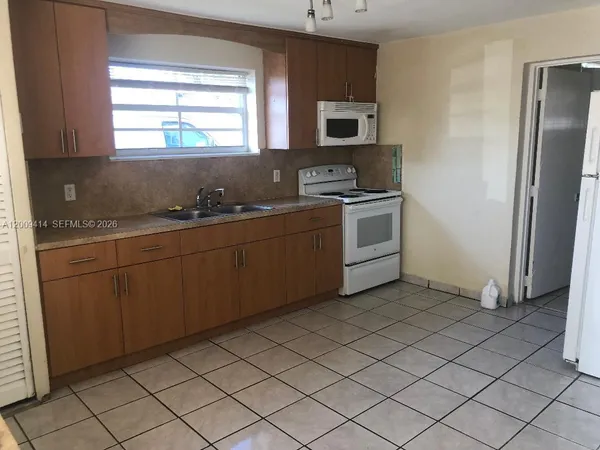 $2,900 | 3321 Southwest 91 Avenue, Unit 3321, Miami, FL 33165