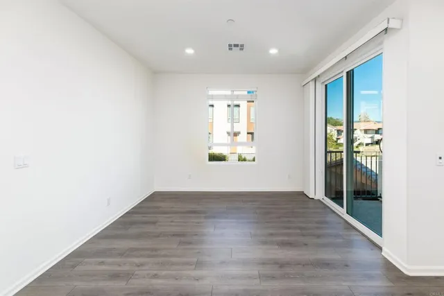 $700,000 | 953 Radcliffe Trail, Vista, CA 92081