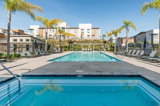 $700,000 | 953 Radcliffe Trail, Vista, CA 92081