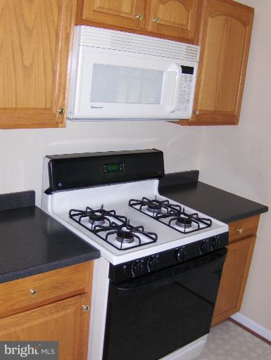 14341 Fullerton Road Woodbridge, VA 22193 - Photo 4 of 20 Kitchen