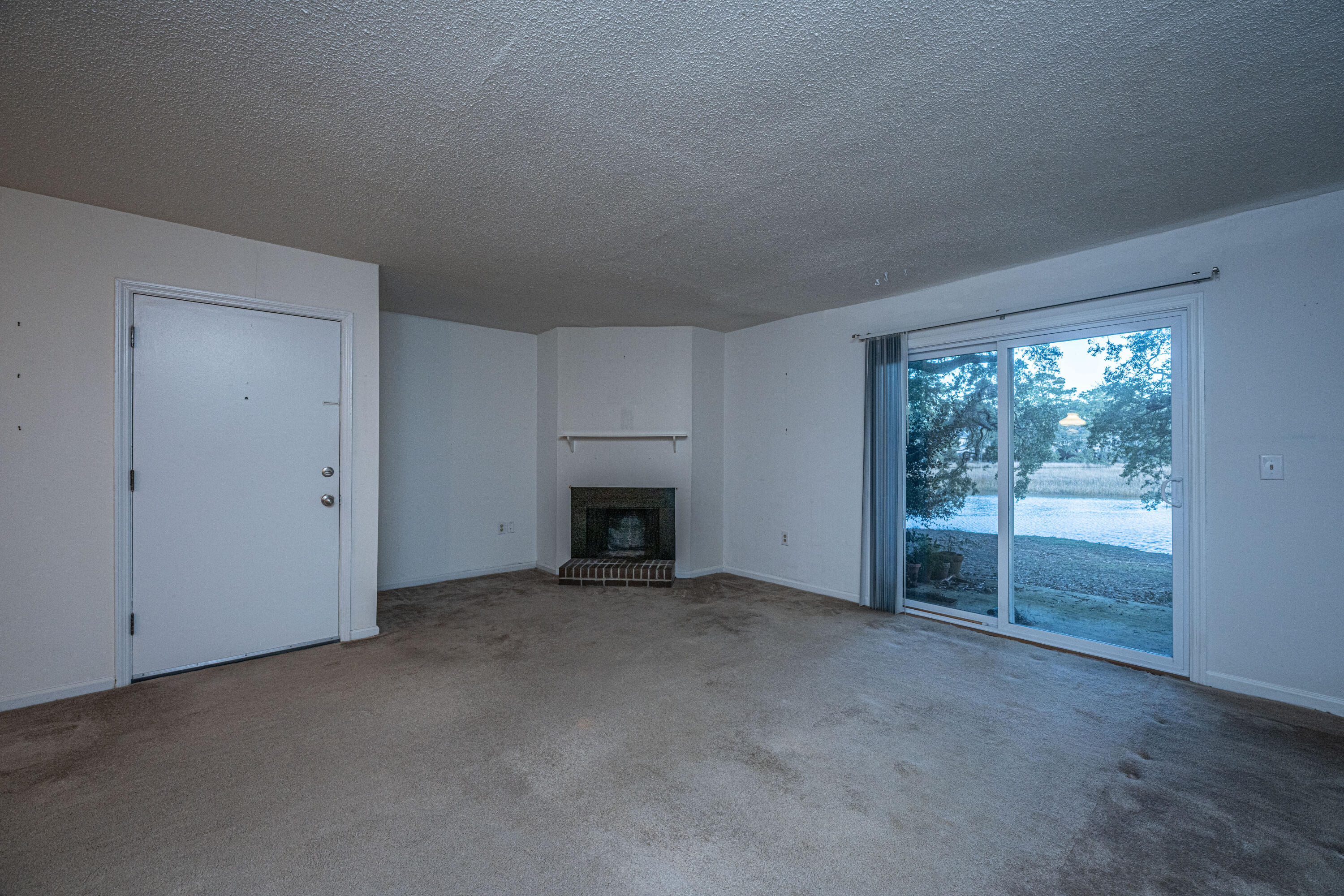 1402 Camp Road, Unit 13D Charleston, SC 29412 - Photo 5 of 20 1402CampRdUnit13-D006