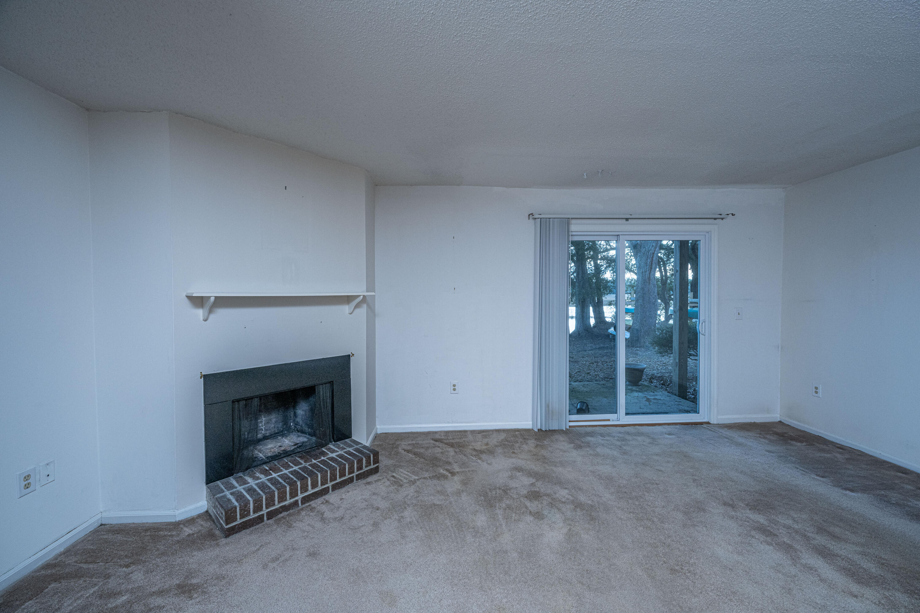 1402 Camp Road, Unit 13D Charleston, SC 29412 - Photo 6 of 20 1402CampRdUnit13-D008