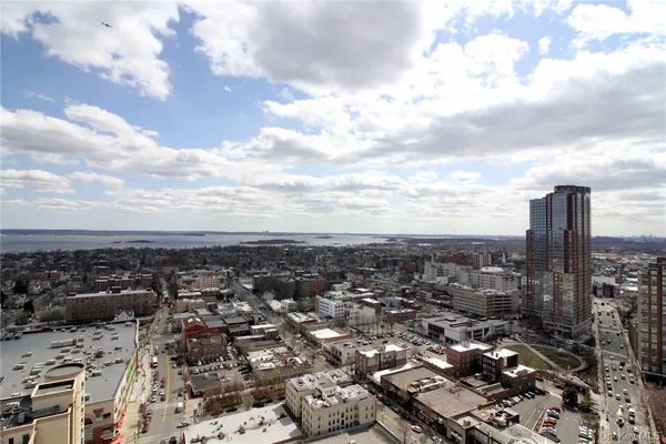 $679,900 | 175 Huguenot Street, Unit 1804, New Rochelle, NY 10801