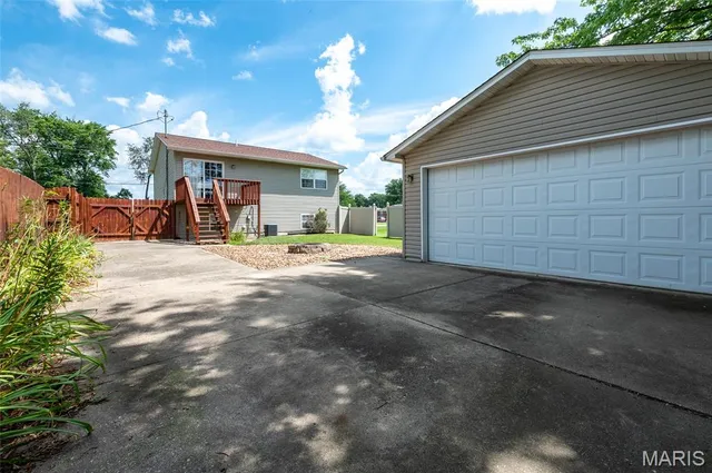 $219,000 | 221 James Street, Bethalto, IL 62010