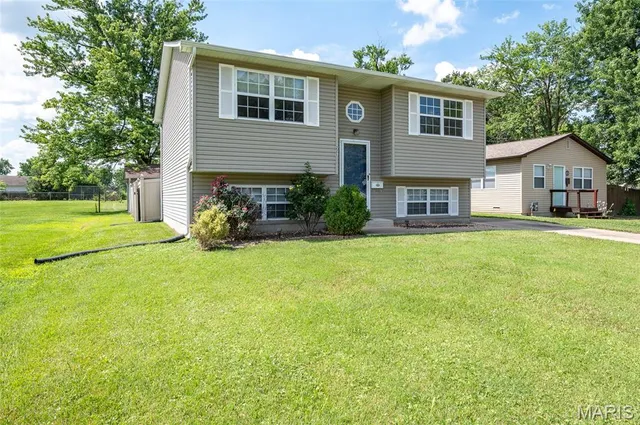 $219,000 | 221 James Street, Bethalto, IL 62010