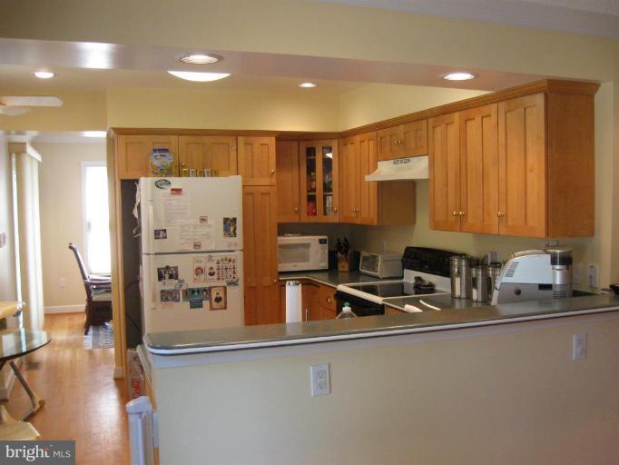 2333 Pondside Terrace Silver Spring, MD 20906 - Photo 6 of 21 Kitchen