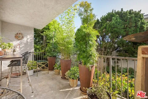 $2,595,000 | 6795 Las Olas Way, Malibu, CA 90265