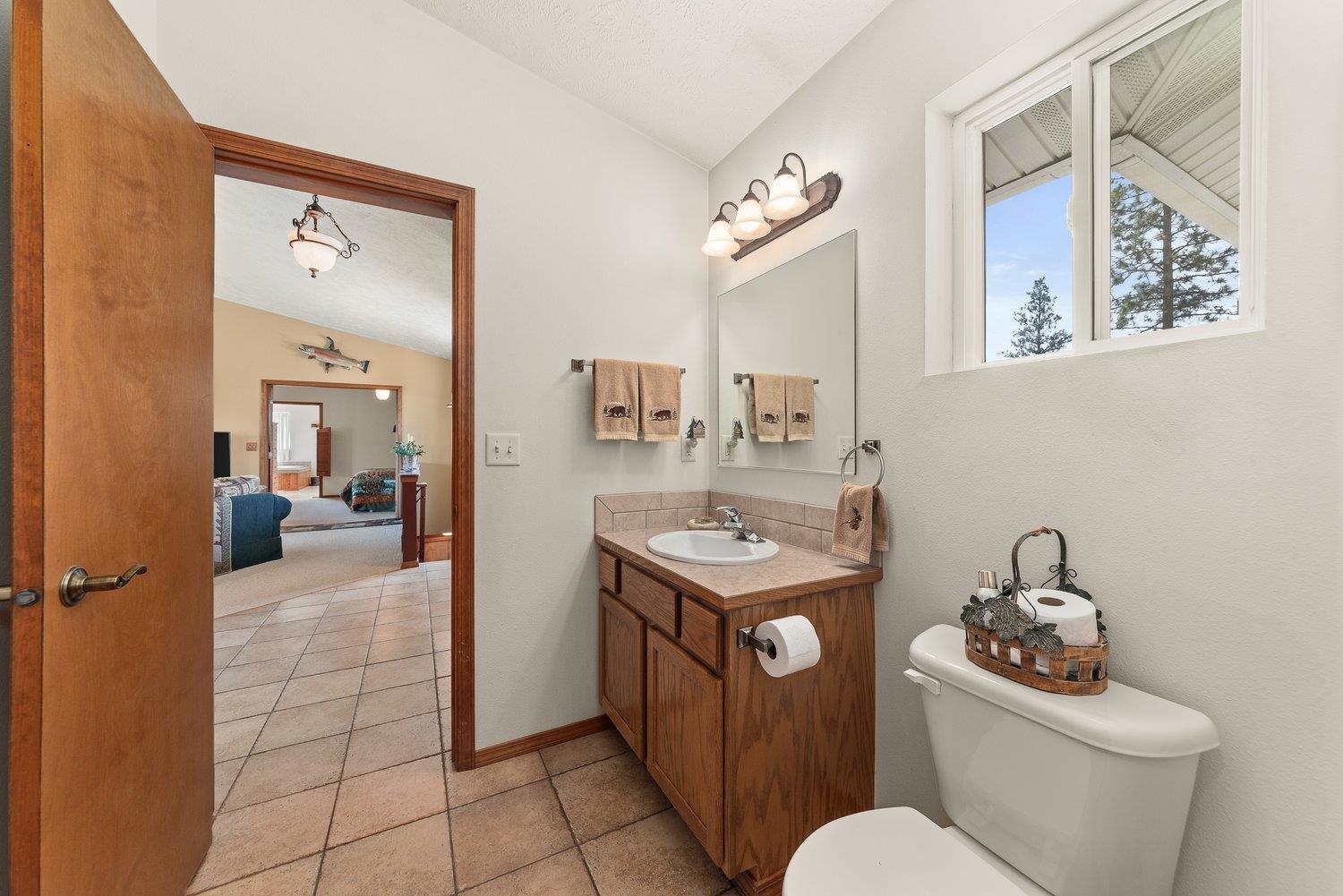 38360 Cayuse Cove Road East Davenport, WA 99122 - Photo 16 of 50