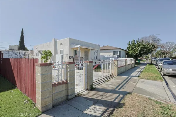 $919,000 | 410 East 60th Street, Long Beach, CA 90805