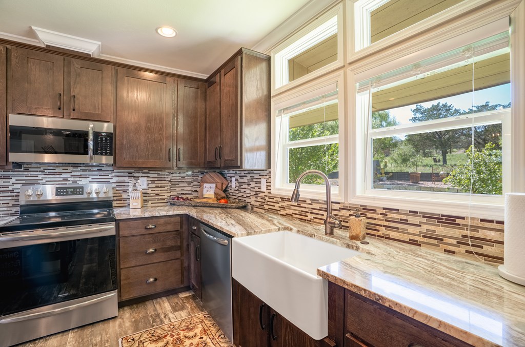 126-130 Robby Lane Kerrville, TX 78028 - Photo 36 of 76