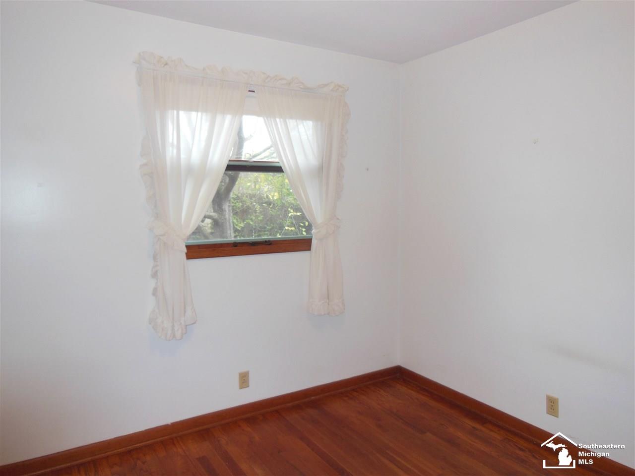 3017 Swartz Road La Salle, MI 48145 - Photo 16 of 23 50028124-15.JPG