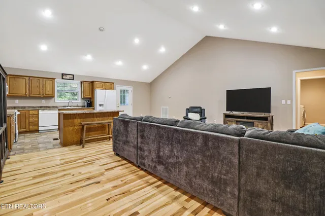 $345,900 | 338 Swallows Crossing, Grimsley, TN 38565