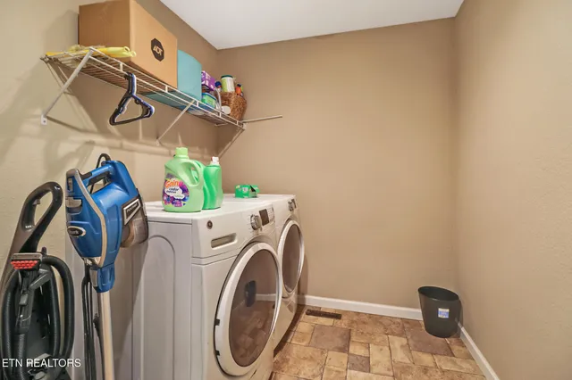 $345,900 | 338 Swallows Crossing, Grimsley, TN 38565