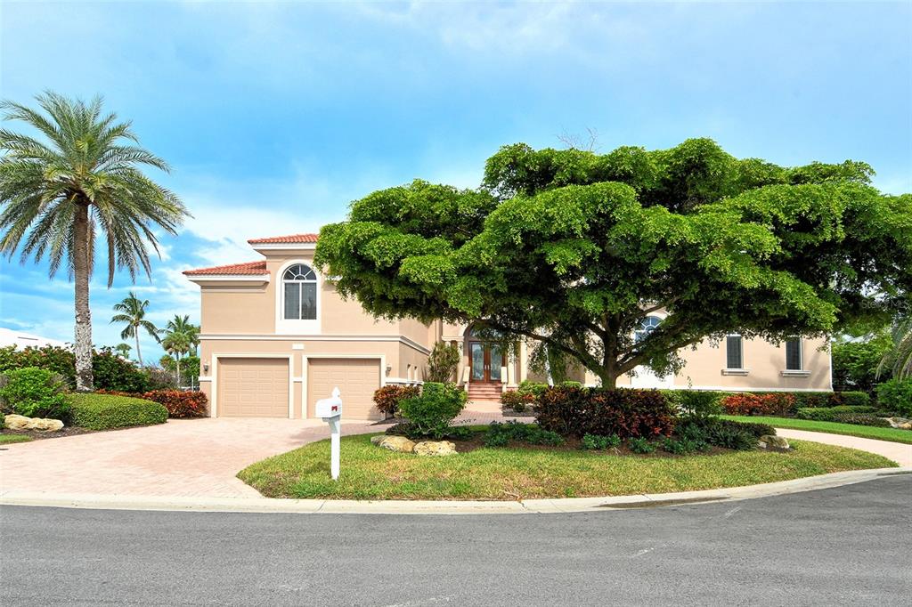 591 Putting Green Lane Longboat Key, FL 34228 - Photo 2 of 68