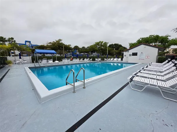 $1,900 | 4725 Lucerne Lakes Boulevard East, Unit 106, Lake Worth, FL 33467