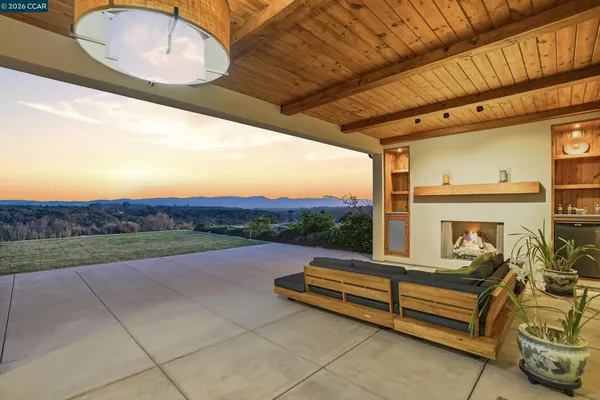 $1,690,000 | 372 Falcon Crest Drive, Lompoc, CA 93436