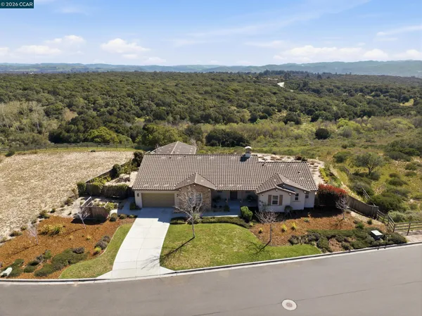 $1,690,000 | 372 Falcon Crest Drive, Lompoc, CA 93436