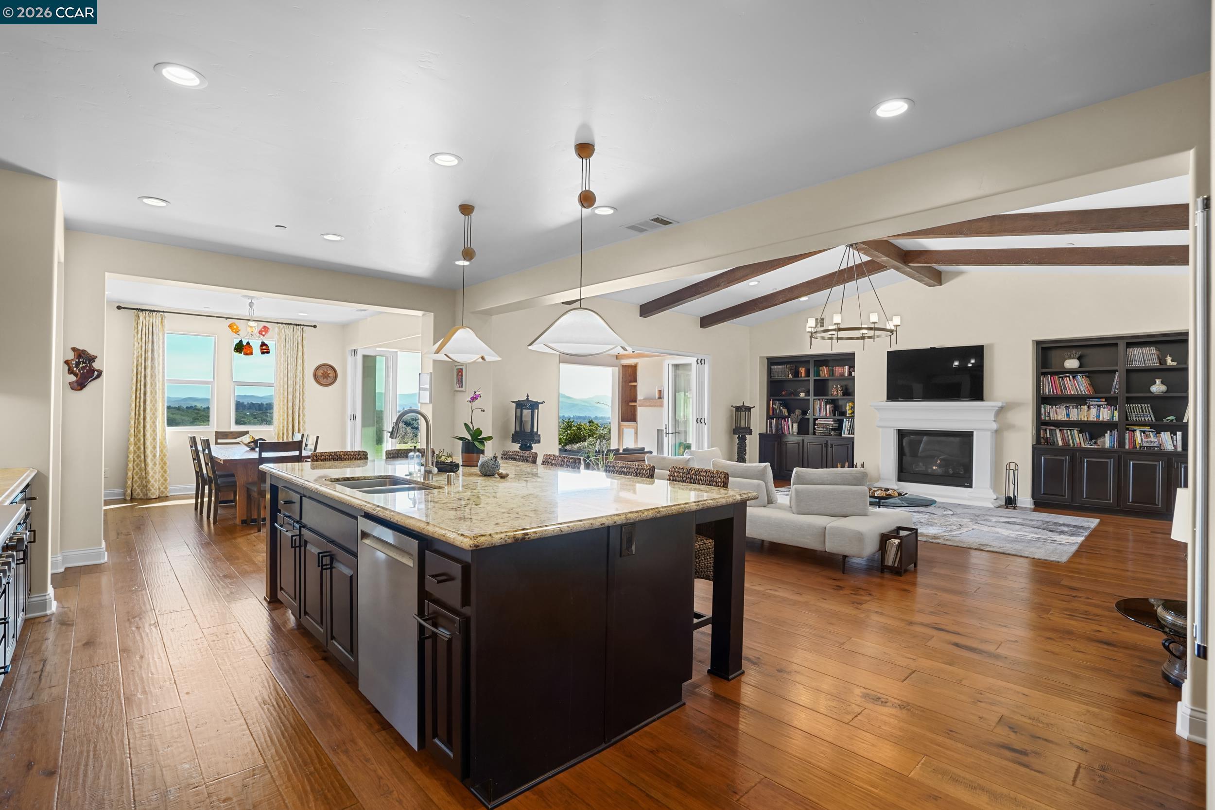 372 Falcon Crest Drive Lompoc, CA 93436 - Photo 7 of 59