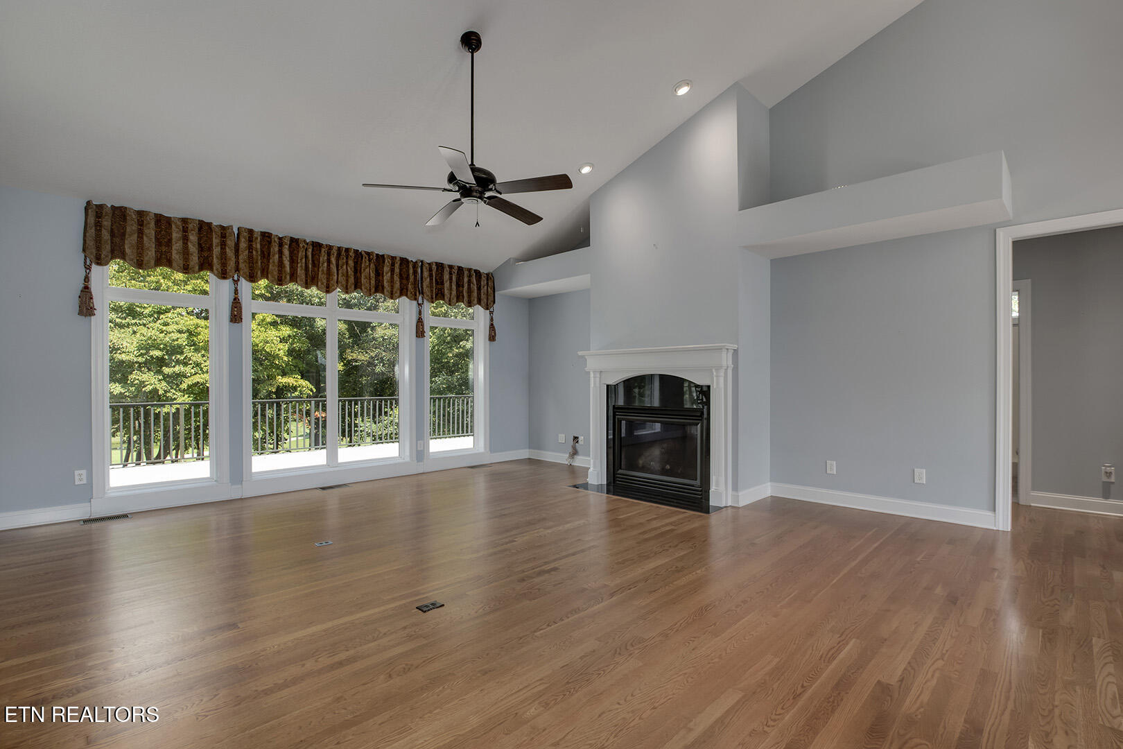 103 Eufaula Trace Loudon, TN 37774 - Photo 8 of 60 08_103 Eufaula Trace_Living02