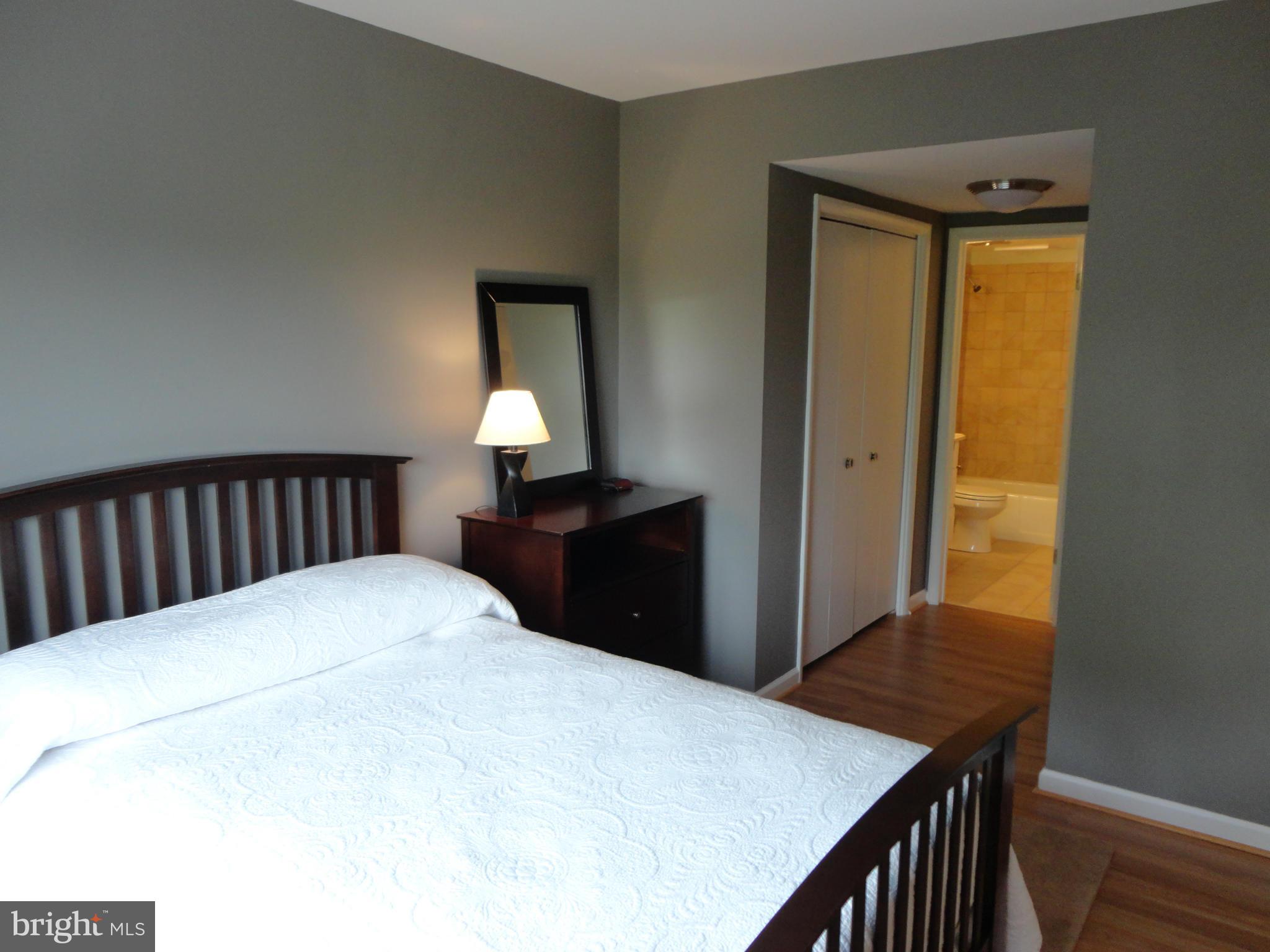 200 Cross Keys Road, Unit R56 Baltimore, MD 21210 - Photo 10 of 17 Bedroom (Master)