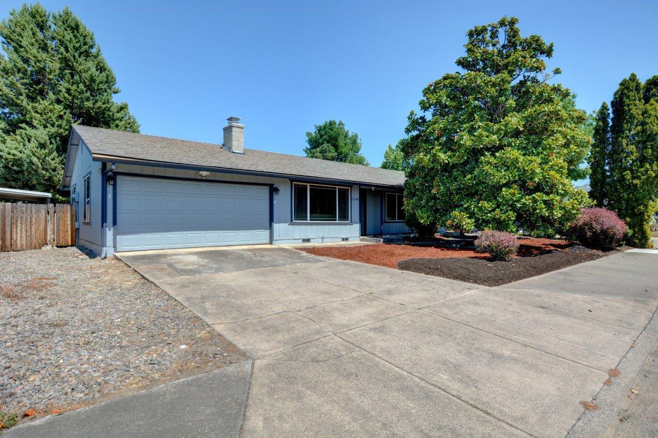 2389 Delta Waters Road Medford, OR 97504 - Photo 1 of 27 1
