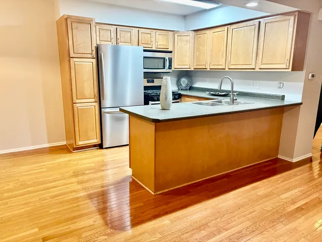 $2,250 | 1142 Inverrary Lane, Unit D86, Deerfield, IL 60015