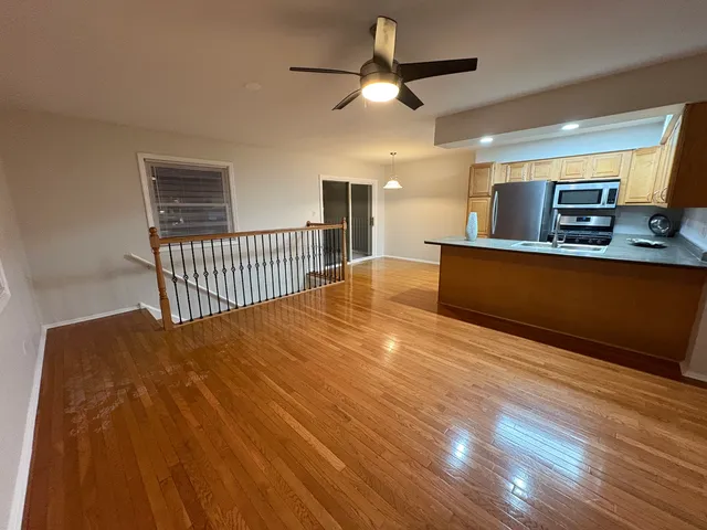 $2,250 | 1142 Inverrary Lane, Unit D86, Deerfield, IL 60015