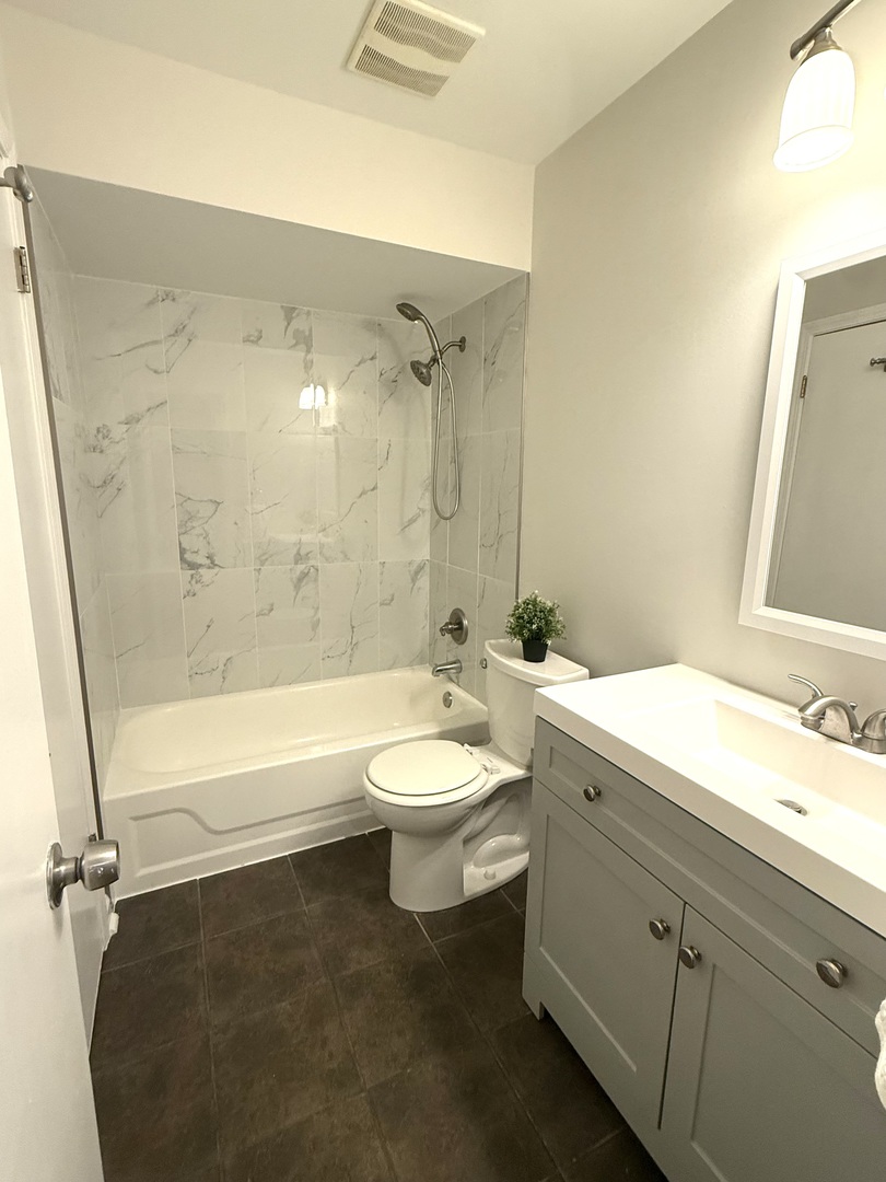 1142 Inverrary Lane, Unit D86 Deerfield, IL 60015 - Photo 10 of 12