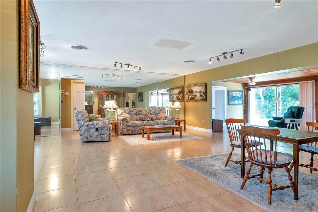 2221 Northeast 39th Street Lighthouse Point, FL 33064 - Photo 11 of 50 Photo 11