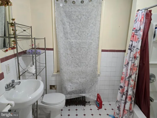 $160,000 | 142 West Penn Street, Norristown, PA 19401