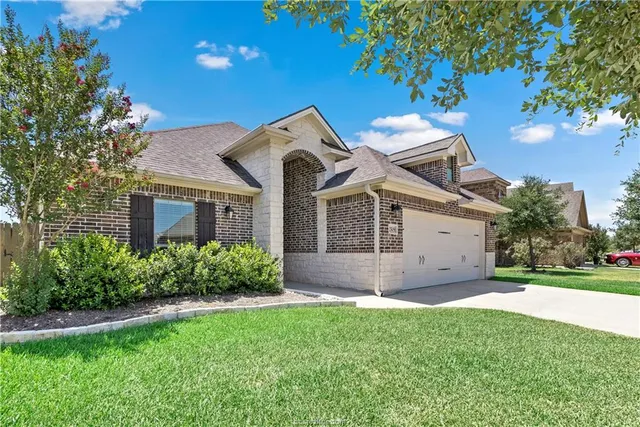$2,900 | 2509 Kimbolton Drive, College Station, TX 77845