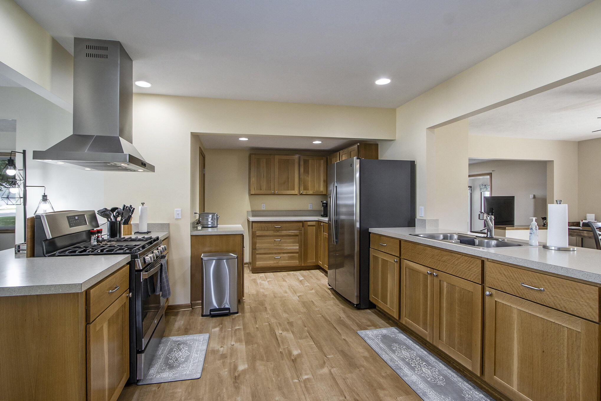 55 Hickory Road Battle Creek, MI 49017 - Photo 14 of 39 Full Kitchen View