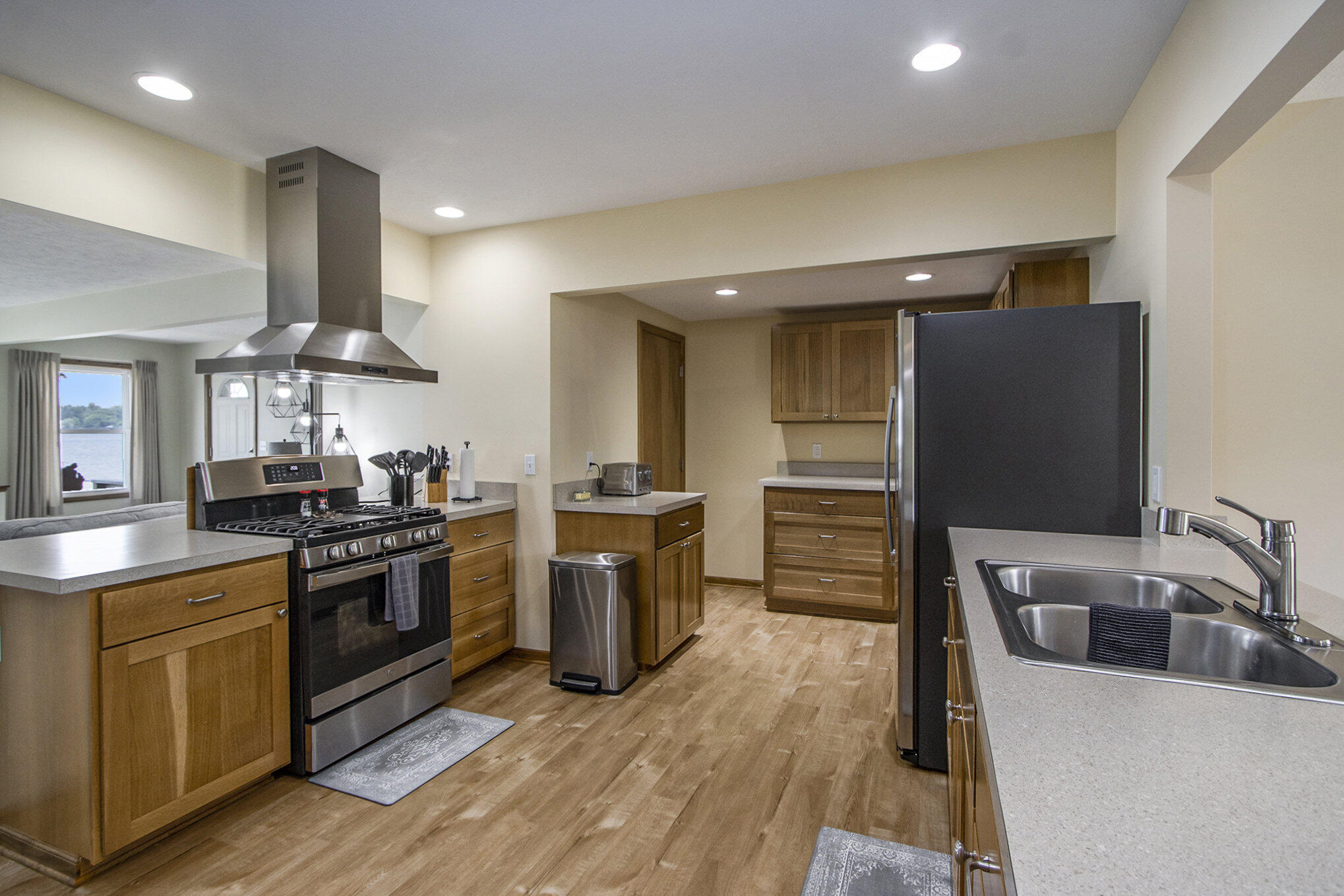 55 Hickory Road Battle Creek, MI 49017 - Photo 15 of 39 Kitchen