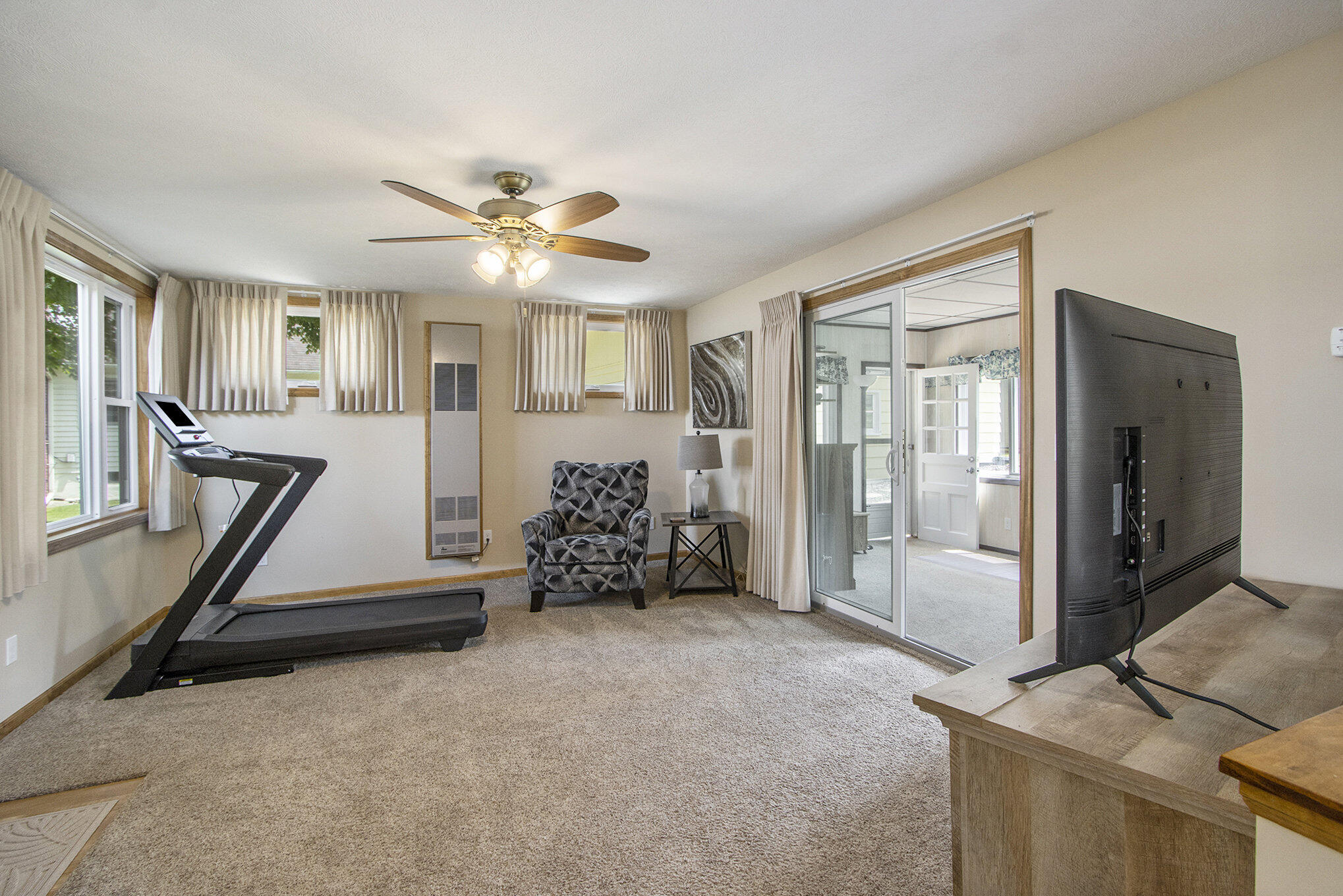 55 Hickory Road Battle Creek, MI 49017 - Photo 26 of 39 2nd Living Room to Sunroom
